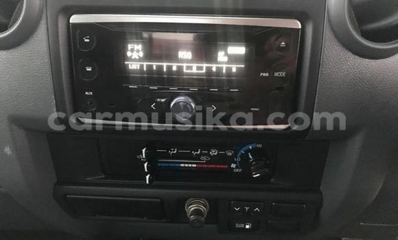 Acheter Occasion Voiture Toyota Land Cruiser Gris à Beitbridge, Matabeleland South Acheter Occasion Voiture Toyota Land Cruiser Gris à Beitbridge, Matabeleland South