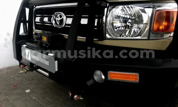 Acheter Occasion Voiture Toyota Land Cruiser Gris à Beitbridge, Matabeleland South Acheter Occasion Voiture Toyota Land Cruiser Gris à Beitbridge, Matabeleland South