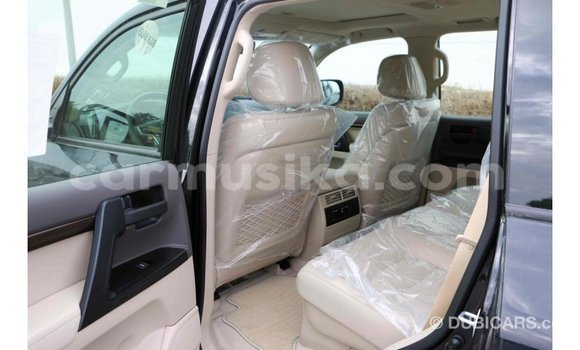 Acheter Import Voiture Toyota Land Cruiser Noir à Import - Dubai, Harare Acheter Import Voiture Toyota Land Cruiser Noir à Import - Dubai, Harare