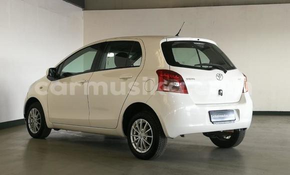 Acheter Occasion Voiture Toyota Yaris Blanc à Beitbridge, Matabeleland South Acheter Occasion Voiture Toyota Yaris Blanc à Beitbridge, Matabeleland South