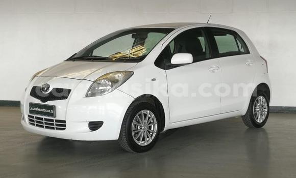 Acheter Occasion Voiture Toyota Yaris Blanc à Beitbridge, Matabeleland South Acheter Occasion Voiture Toyota Yaris Blanc à Beitbridge, Matabeleland South