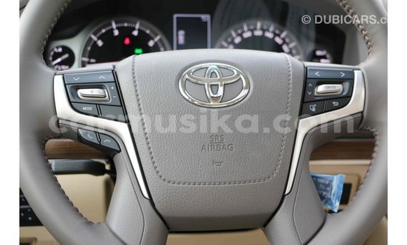 Acheter Import Voiture Toyota Land Cruiser Noir à Import - Dubai, Harare Acheter Import Voiture Toyota Land Cruiser Noir à Import - Dubai, Harare