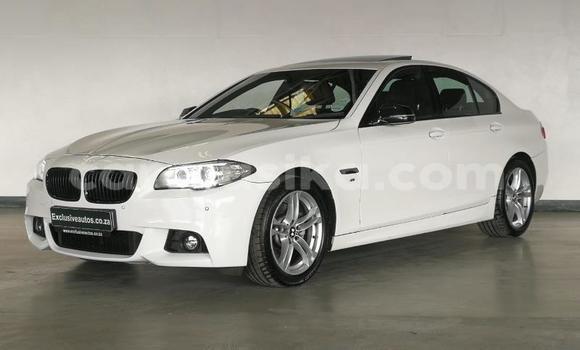 Acheter Occasion Voiture BMW 3200 Blanc à Beitbridge, Matabeleland South Acheter Occasion Voiture BMW 3200 Blanc à Beitbridge, Matabeleland South