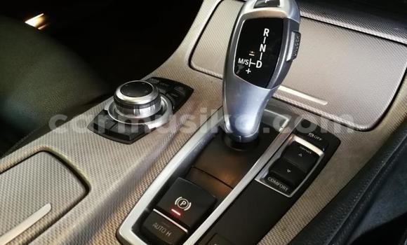 Acheter Occasion Voiture BMW 3200 Blanc à Beitbridge, Matabeleland South Acheter Occasion Voiture BMW 3200 Blanc à Beitbridge, Matabeleland South