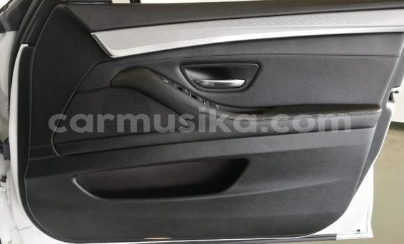 Acheter Occasion Voiture BMW 3200 Blanc à Beitbridge, Matabeleland South Acheter Occasion Voiture BMW 3200 Blanc à Beitbridge, Matabeleland South