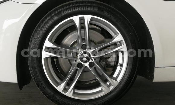 Acheter Occasion Voiture BMW 3200 Blanc à Beitbridge, Matabeleland South Acheter Occasion Voiture BMW 3200 Blanc à Beitbridge, Matabeleland South