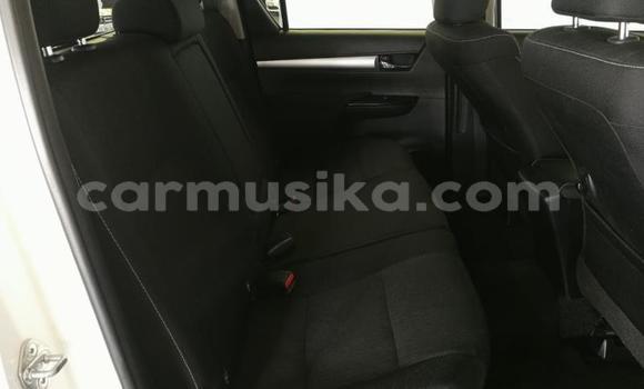 Acheter Occasion Voiture Toyota Hilux Blanc à Beitbridge, Matabeleland South Acheter Occasion Voiture Toyota Hilux Blanc à Beitbridge, Matabeleland South