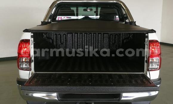 Acheter Occasion Voiture Toyota Hilux Blanc à Beitbridge, Matabeleland South Acheter Occasion Voiture Toyota Hilux Blanc à Beitbridge, Matabeleland South