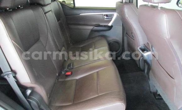 Acheter Occasion Voiture Toyota Fortuner Gris à Beitbridge, Matabeleland South Acheter Occasion Voiture Toyota Fortuner Gris à Beitbridge, Matabeleland South