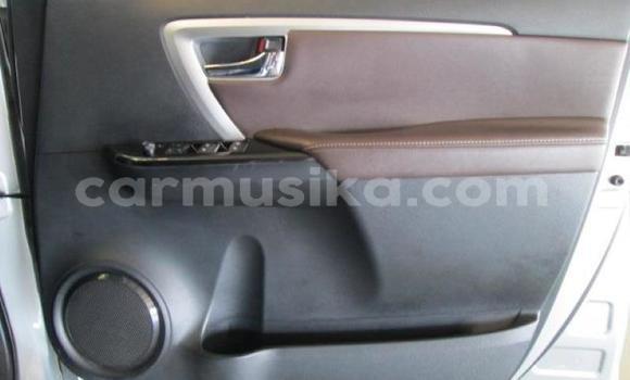 Acheter Occasion Voiture Toyota Fortuner Gris à Beitbridge, Matabeleland South Acheter Occasion Voiture Toyota Fortuner Gris à Beitbridge, Matabeleland South