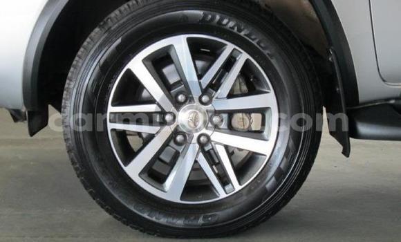 Acheter Occasion Voiture Toyota Fortuner Gris à Beitbridge, Matabeleland South Acheter Occasion Voiture Toyota Fortuner Gris à Beitbridge, Matabeleland South