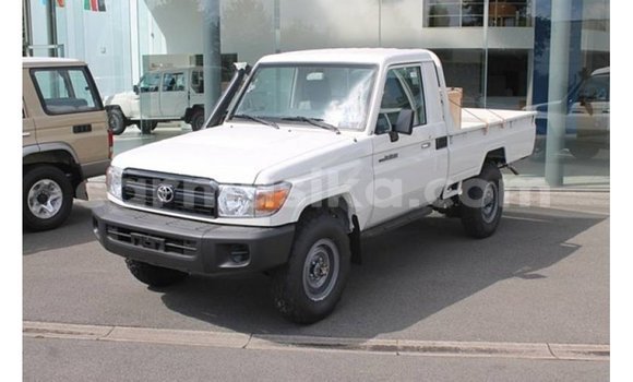 Acheter Import Voiture Toyota Land Cruiser Blanc à Import - Dubai, Harare Acheter Import Voiture Toyota Land Cruiser Blanc à Import - Dubai, Harare