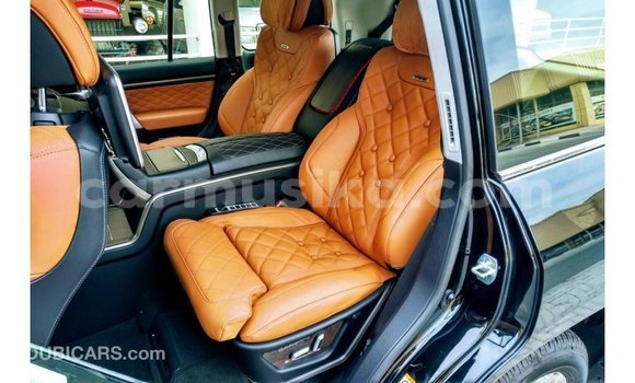 Acheter Import Voiture Toyota Land Cruiser Noir à Import - Dubai, Harare Acheter Import Voiture Toyota Land Cruiser Noir à Import - Dubai, Harare