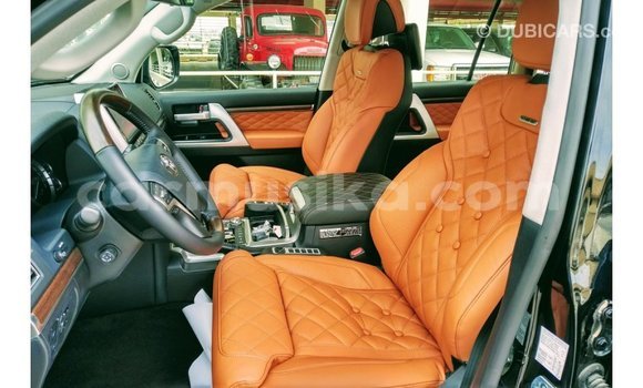 Acheter Import Voiture Toyota Land Cruiser Noir à Import - Dubai, Harare Acheter Import Voiture Toyota Land Cruiser Noir à Import - Dubai, Harare