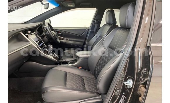Nunua Imported Toyota Harrier Nyeusi Gari ndani ya Import - Dubai nchini Harare Nunua Imported Toyota Harrier Nyeusi Gari ndani ya Import - Dubai nchini Harare