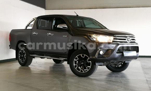 Buy Used Toyota Hilux Silver Car in Beitbridge in Matabeleland South Buy Used Toyota Hilux Silver Car in Beitbridge in Matabeleland South