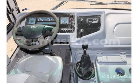 Nunua Imported TATA Xenon Nyeupe Gari ndani ya Import - Dubai nchini Harare