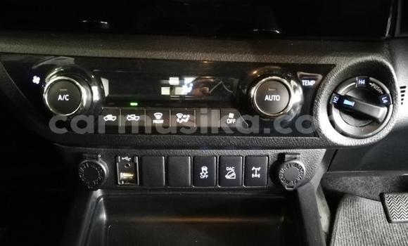 Buy Used Toyota Hilux Silver Car in Beitbridge in Matabeleland South Buy Used Toyota Hilux Silver Car in Beitbridge in Matabeleland South