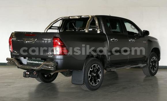 Buy Used Toyota Hilux Silver Car in Beitbridge in Matabeleland South Buy Used Toyota Hilux Silver Car in Beitbridge in Matabeleland South