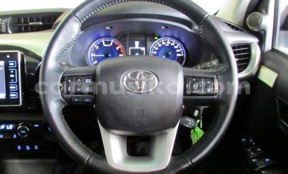 Acheter Occasion Voiture Toyota Hilux Blanc à Beitbridge, Matabeleland South Acheter Occasion Voiture Toyota Hilux Blanc à Beitbridge, Matabeleland South