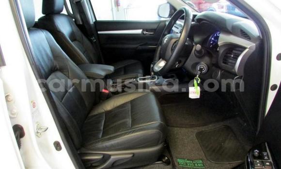 Acheter Occasion Voiture Toyota Hilux Blanc à Beitbridge, Matabeleland South Acheter Occasion Voiture Toyota Hilux Blanc à Beitbridge, Matabeleland South