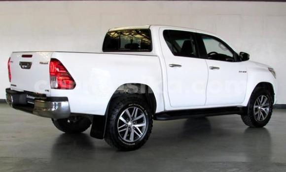 Acheter Occasion Voiture Toyota Hilux Blanc à Beitbridge, Matabeleland South Acheter Occasion Voiture Toyota Hilux Blanc à Beitbridge, Matabeleland South