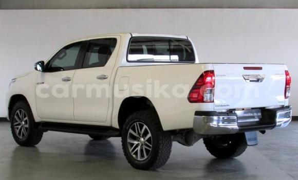 Acheter Occasion Voiture Toyota Hilux Blanc à Beitbridge, Matabeleland South Acheter Occasion Voiture Toyota Hilux Blanc à Beitbridge, Matabeleland South