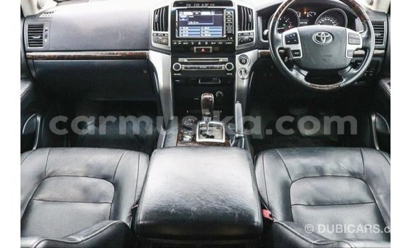 Tenga Imported Toyota Land Cruiser Chena Mota in Import - Dubai in Harare Tenga Imported Toyota Land Cruiser Chena Mota in Import - Dubai in Harare