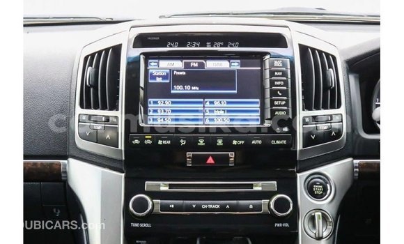 Tenga Imported Toyota Land Cruiser Chena Mota in Import - Dubai in Harare Tenga Imported Toyota Land Cruiser Chena Mota in Import - Dubai in Harare