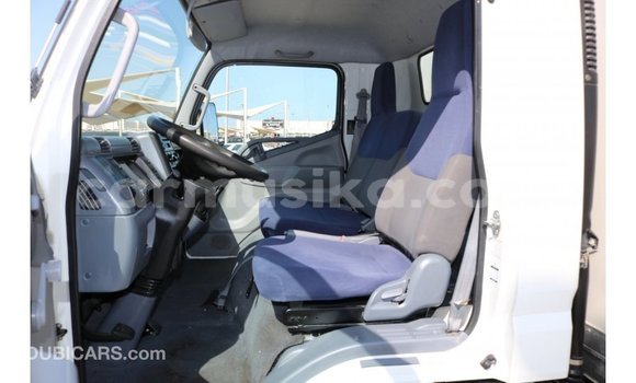 Nunua Imported Mitsubishi Canter Nyeupe Lori ndani ya Import - Dubai nchini Harare