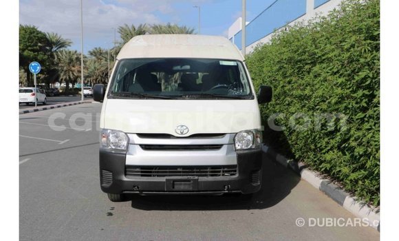 Acheter Import Voiture Toyota Hiace Blanc à Import - Dubai, Harare Acheter Import Voiture Toyota Hiace Blanc à Import - Dubai, Harare