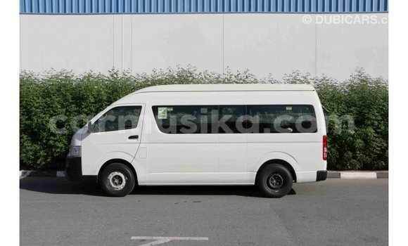 Acheter Import Voiture Toyota Hiace Blanc à Import - Dubai, Harare Acheter Import Voiture Toyota Hiace Blanc à Import - Dubai, Harare