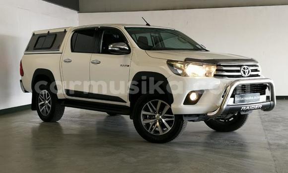Tenga Tsaru Toyota Hilux Chena Mota in Beitbridge in Matabeleland South Tenga Tsaru Toyota Hilux Chena Mota in Beitbridge in Matabeleland South