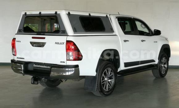 Tenga Tsaru Toyota Hilux Chena Mota in Beitbridge in Matabeleland South Tenga Tsaru Toyota Hilux Chena Mota in Beitbridge in Matabeleland South