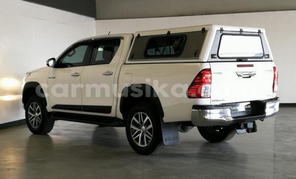 Tenga Tsaru Toyota Hilux Chena Mota in Beitbridge in Matabeleland South Tenga Tsaru Toyota Hilux Chena Mota in Beitbridge in Matabeleland South