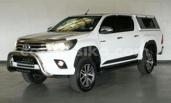 Tenga Tsaru Toyota Hilux Chena Mota in Beitbridge in Matabeleland South Tenga Tsaru Toyota Hilux Chena Mota in Beitbridge in Matabeleland South