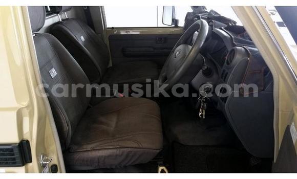 Acheter Occasion Voiture Toyota Land Cruiser Gris à Beitbridge, Matabeleland South Acheter Occasion Voiture Toyota Land Cruiser Gris à Beitbridge, Matabeleland South