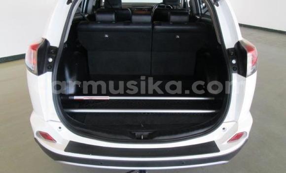 Nunua Ilio tumika Toyota RAV4 Fedha Gari ndani ya Beitbridge nchini Matabeleland Kusini Nunua Ilio tumika Toyota RAV4 Fedha Gari ndani ya Beitbridge nchini Matabeleland Kusini