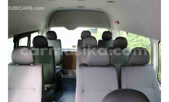 Acheter Import Voiture Toyota Hiace Blanc à Import - Dubai, Harare Acheter Import Voiture Toyota Hiace Blanc à Import - Dubai, Harare