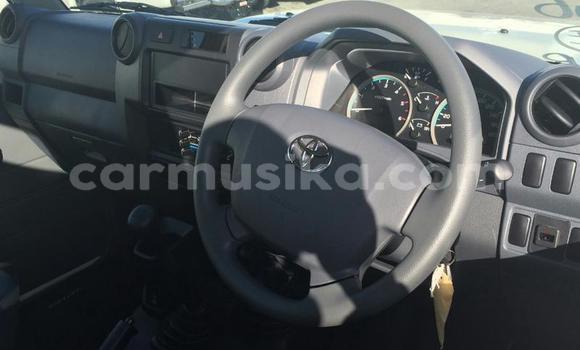 Acheter Occasion Voiture Toyota Land Cruiser Gris à Beitbridge, Matabeleland South Acheter Occasion Voiture Toyota Land Cruiser Gris à Beitbridge, Matabeleland South