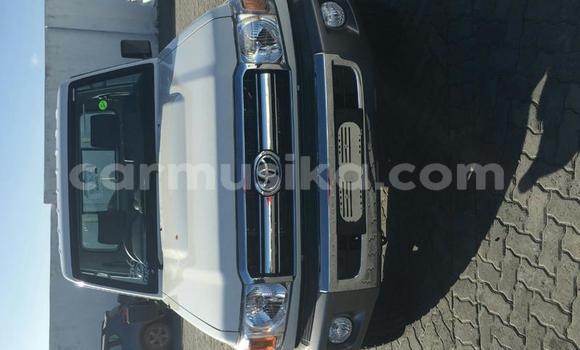 Acheter Occasion Voiture Toyota Land Cruiser Gris à Beitbridge, Matabeleland South Acheter Occasion Voiture Toyota Land Cruiser Gris à Beitbridge, Matabeleland South