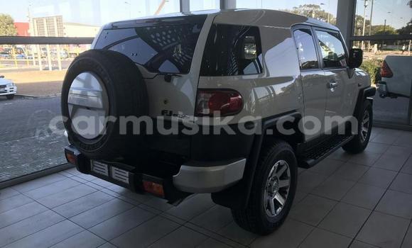 Acheter Occasion Voiture Toyota FJ Cruiser Gris à Beitbridge, Matabeleland South Acheter Occasion Voiture Toyota FJ Cruiser Gris à Beitbridge, Matabeleland South