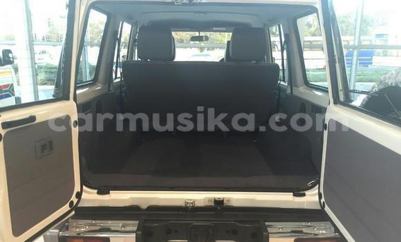 Acheter Occasion Voiture Toyota Land Cruiser Gris à Beitbridge, Matabeleland South Acheter Occasion Voiture Toyota Land Cruiser Gris à Beitbridge, Matabeleland South