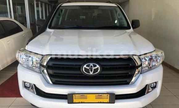 Acheter Occasion Voiture Toyota Land Cruiser Prado Blanc à Beitbridge, Matabeleland South Acheter Occasion Voiture Toyota Land Cruiser Prado Blanc à Beitbridge, Matabeleland South