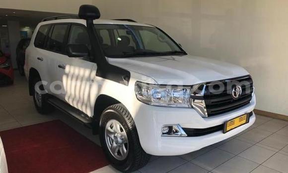 Acheter Occasion Voiture Toyota Land Cruiser Prado Blanc à Beitbridge, Matabeleland South Acheter Occasion Voiture Toyota Land Cruiser Prado Blanc à Beitbridge, Matabeleland South