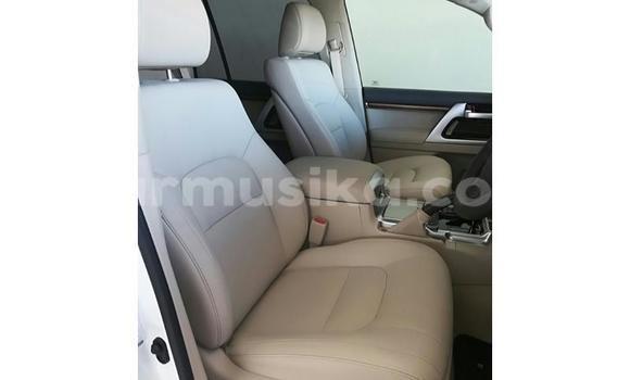 Tenga Tsaru Toyota Land Cruiser Prado Chena Mota in Beitbridge in Matabeleland South Tenga Tsaru Toyota Land Cruiser Prado Chena Mota in Beitbridge in Matabeleland South