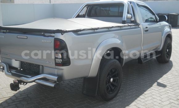 Tenga Tsaru Toyota Hilux Zvimwe Mota in Chitungwiza in Harare Tenga Tsaru Toyota Hilux Zvimwe Mota in Chitungwiza in Harare