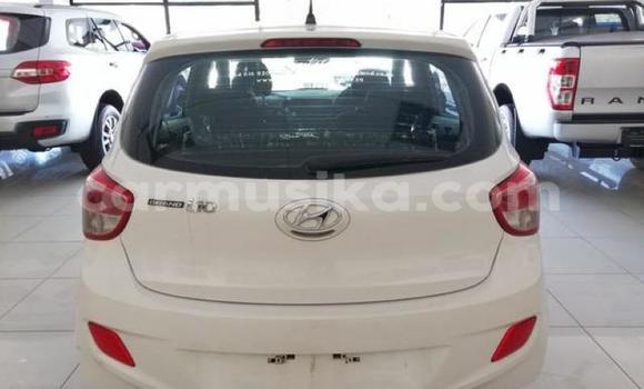 Tenga Tsaru Hyundai i10 Chena Mota in Beitbridge in Matabeleland South Tenga Tsaru Hyundai i10 Chena Mota in Beitbridge in Matabeleland South