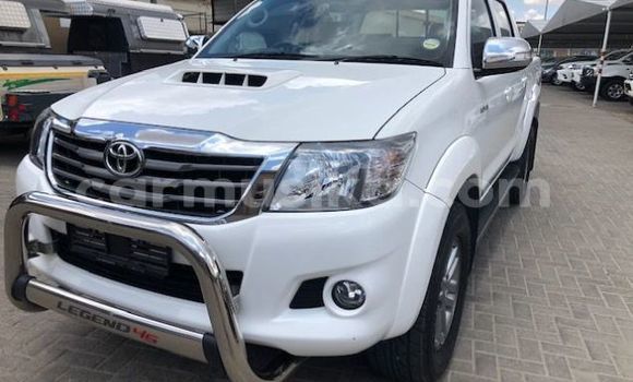 Tenga Tsaru Toyota Hilux Chena Mota in Harare in Harare Tenga Tsaru Toyota Hilux Chena Mota in Harare in Harare