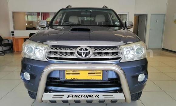 Acheter Occasion Voiture Toyota Fortuner Gris à Beitbridge, Matabeleland South Acheter Occasion Voiture Toyota Fortuner Gris à Beitbridge, Matabeleland South